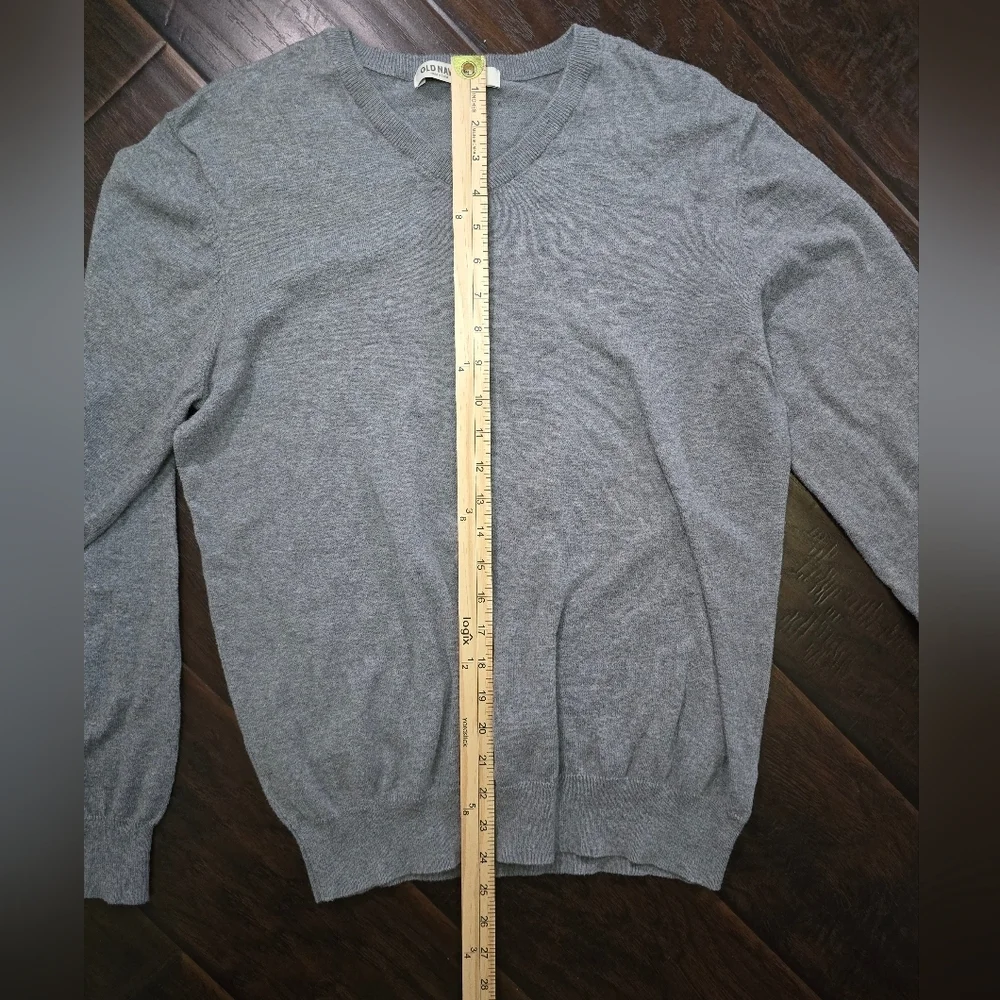 Old Navy Grey V Neck Pullover Knit Womens Sweater Medium